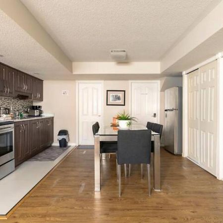 Self Check-In Spacious Apartment With Full Kitchen Otawa Exterior foto