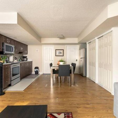 Self Check-In Spacious Apartment With Full Kitchen Otawa Exterior foto